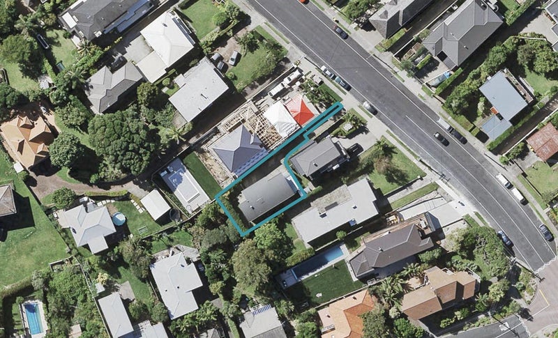 33A Seacliffe Avenue, Belmont, Auckland - Carousel 1