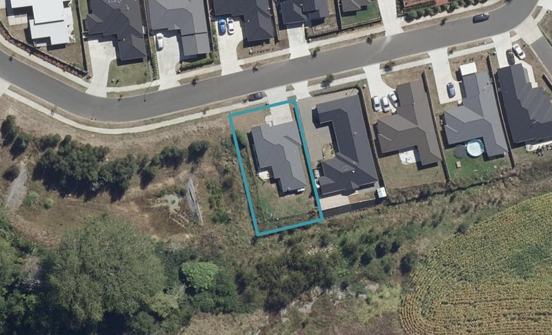 18 Blackwood Crescent, Glenview, Hamilton - Carousel 1