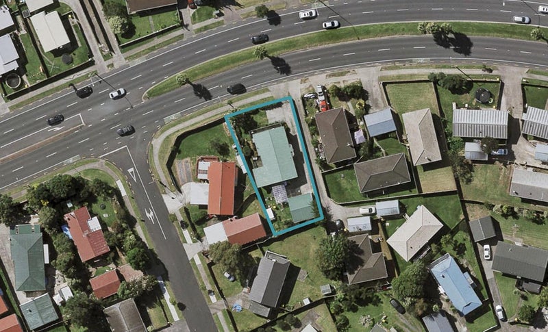 93 Te Irirangi Drive, Clover Park, Auckland - Carousel 1