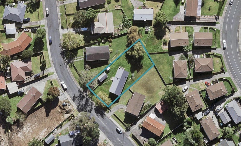 49 Cedar Heights Avenue, Massey, Auckland - Carousel 1