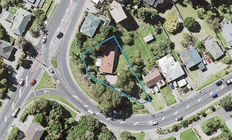 679 Beach Road, Rothesay Bay, Auckland - Carousel 1
