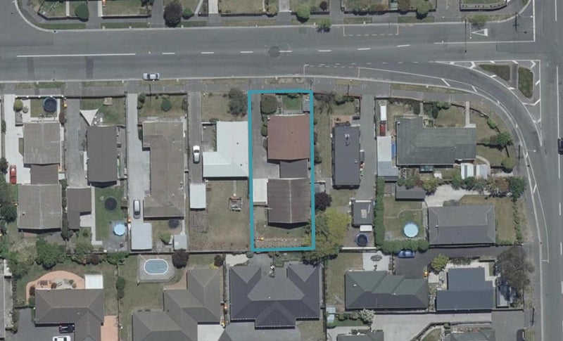 2/7 Queenspark Drive, Parklands, Christchurch - Carousel 1