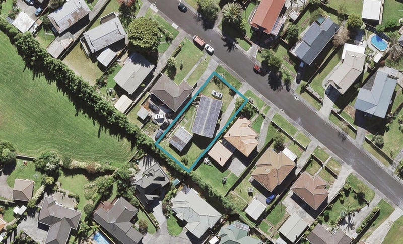 68 Rosewarne Crescent, Glendene, Auckland - Carousel 1