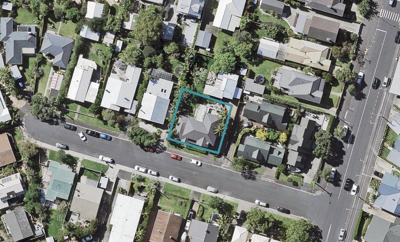2 Sinclair Street, Devonport, Auckland - Carousel 1
