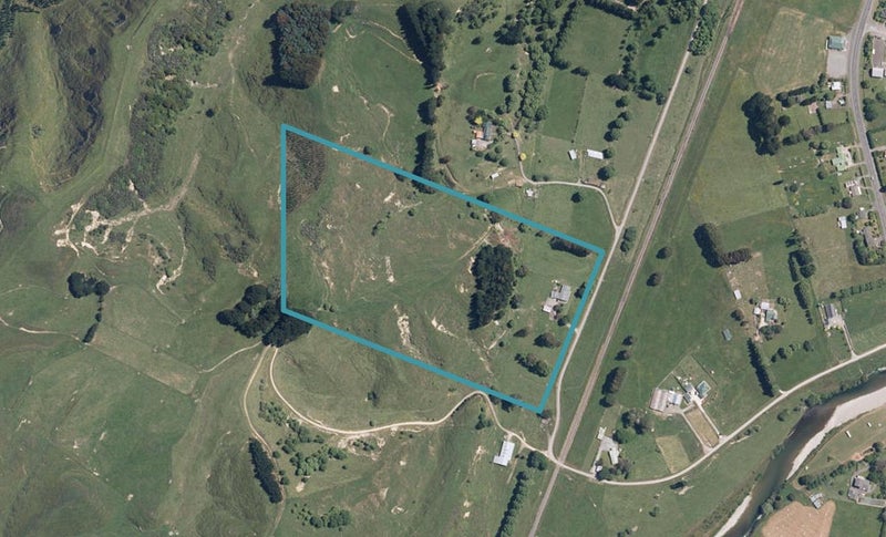 73 West Road, Mangatainoka, Pahiatua - Carousel 1