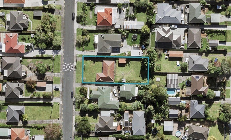 68 Neil Avenue, Te Atatu Peninsula, Auckland - Carousel 1