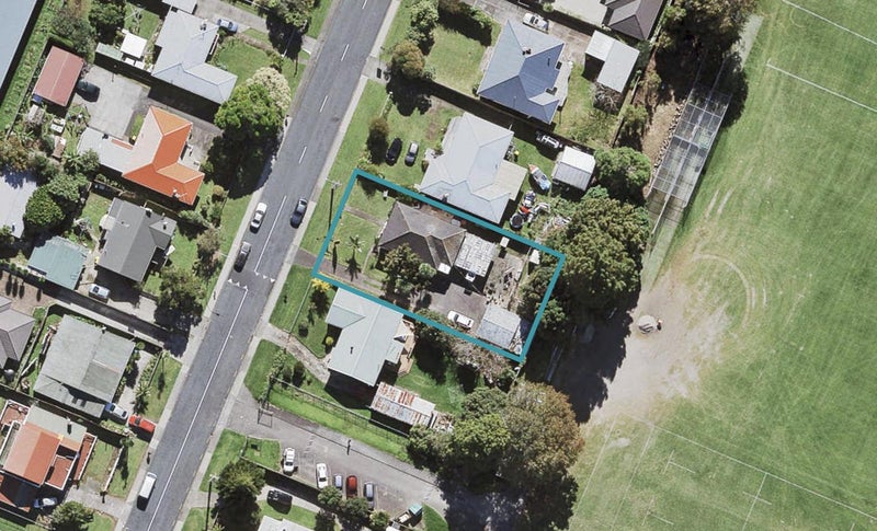 19 Vanguard Road, Kelston, Auckland - Carousel 1