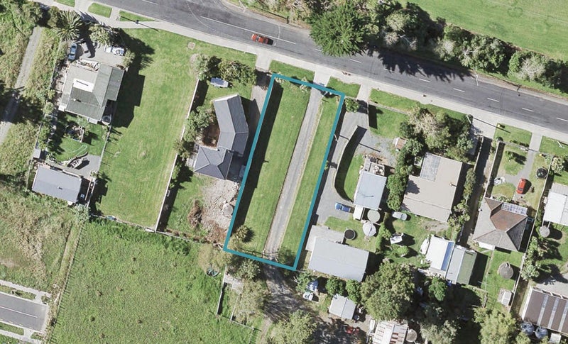 90 Karaka Road, Beachlands, Auckland - Carousel 1