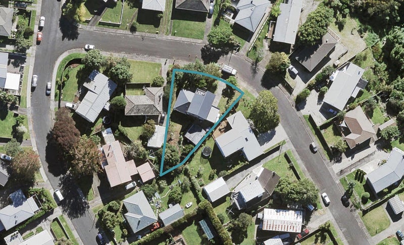 24 Crocombe Crescent, Beach Haven, Auckland - Carousel 1