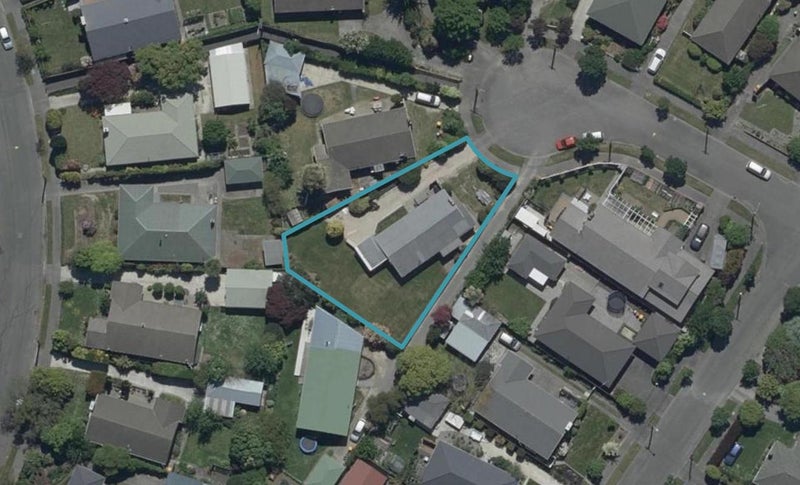 15 Sandringham Place, Bryndwr, Christchurch - Carousel 1