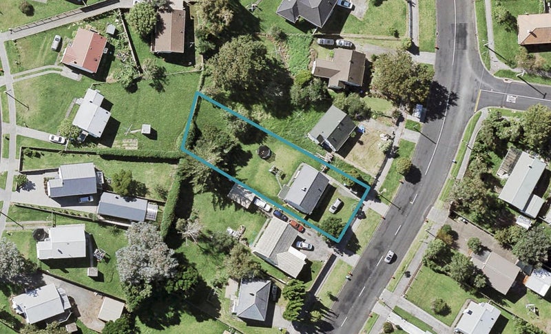 31 Taniwha Street, Wai o Taiki Bay, Auckland - Carousel 1