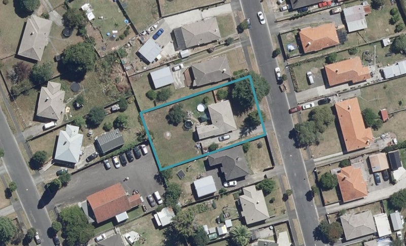 46 Ross Crescent, Fairfield, Hamilton - Carousel 1