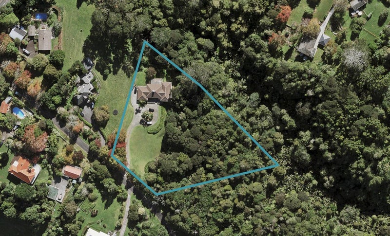 8 Dene Court Lane, Greenhithe, Auckland - Carousel 1