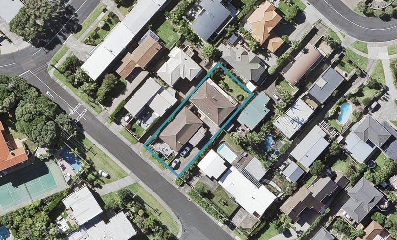 2/67 Seaview Road, Castor Bay, North Shore City - Carousel 1