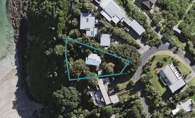 22 Matapana Road, Palm Beach, Waiheke Island - Carousel 1
