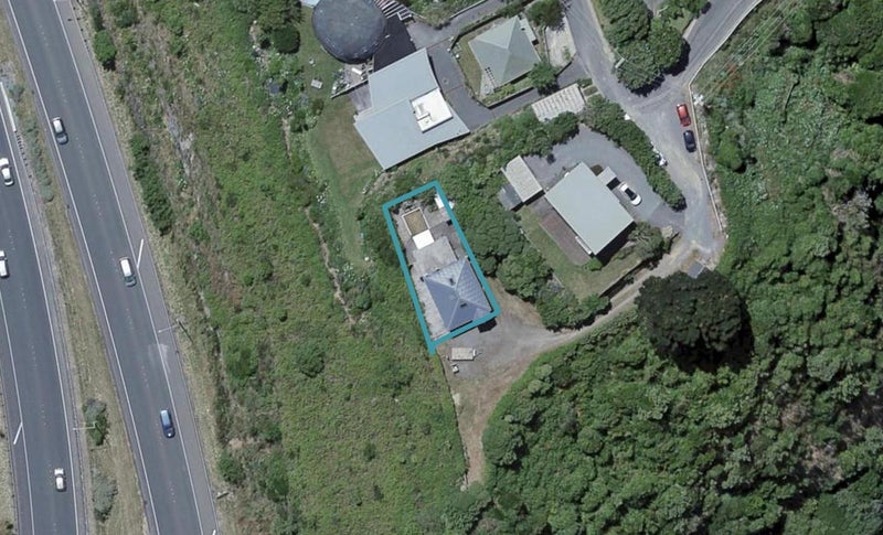 4 Fort Street, Ngauranga, Wellington - Carousel 1