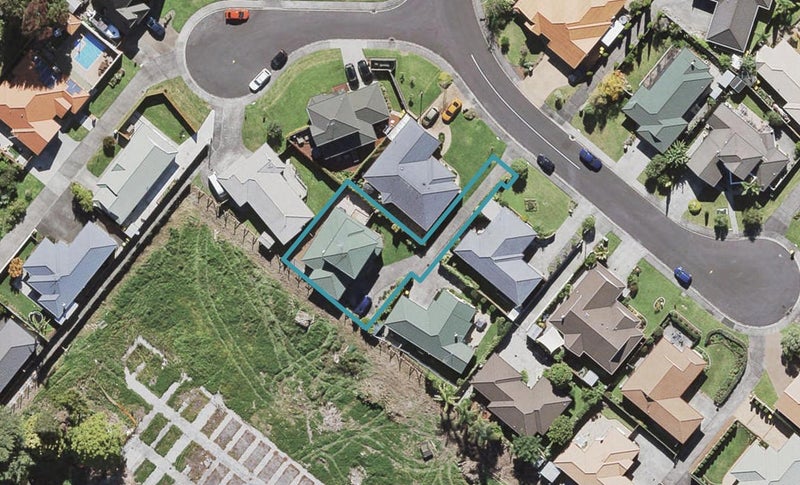 13 Heversham Place, Glendene, Auckland - Carousel 1