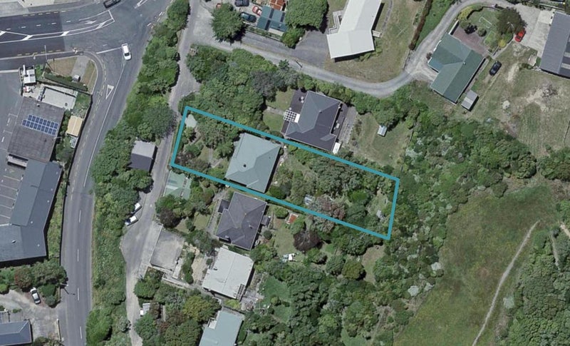 3 Wakely Road, Newlands, Wellington - Carousel 1