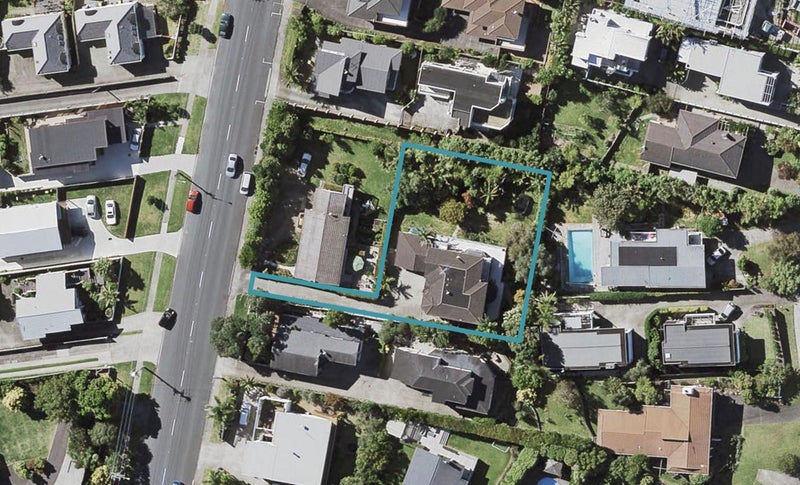 117 East Coast Road, Castor Bay, Auckland - Carousel 1