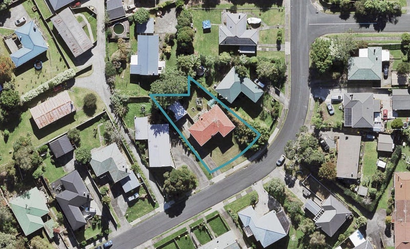 14 Trojan Crescent, New Lynn, Auckland - Carousel 1