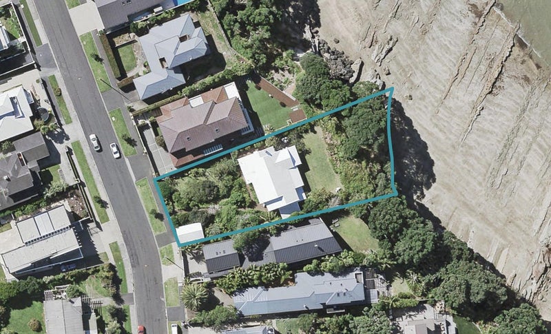 6 Hamana Street, Narrow Neck, Auckland - Carousel 1