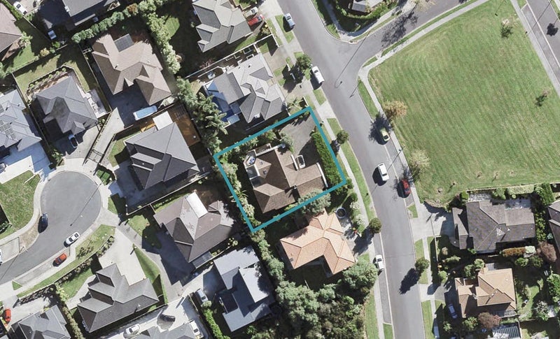 42 Rising Parade, Fairview Heights, Auckland - Carousel 1