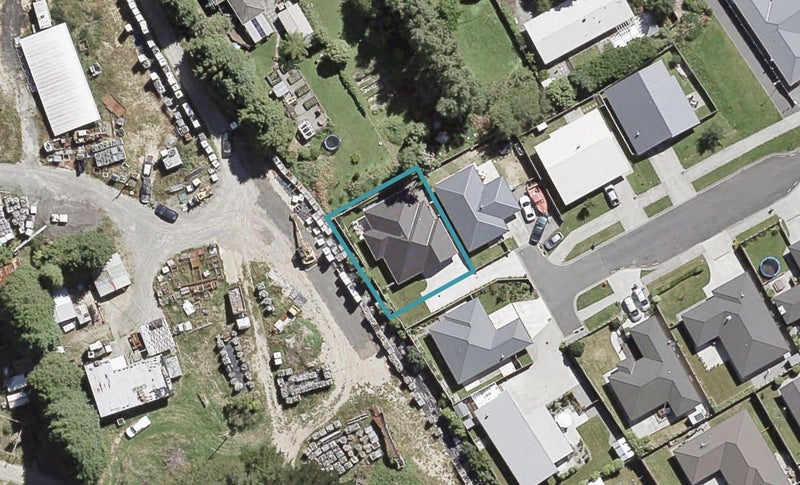10 Quartz Place, Brown Owl, Upper Hutt - Carousel 1