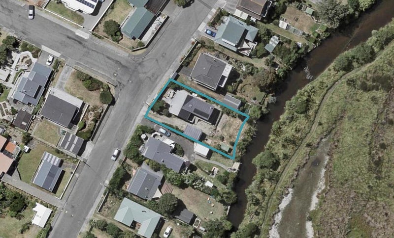 18 Moana Street, Otaki Beach, Otaki - Carousel 1