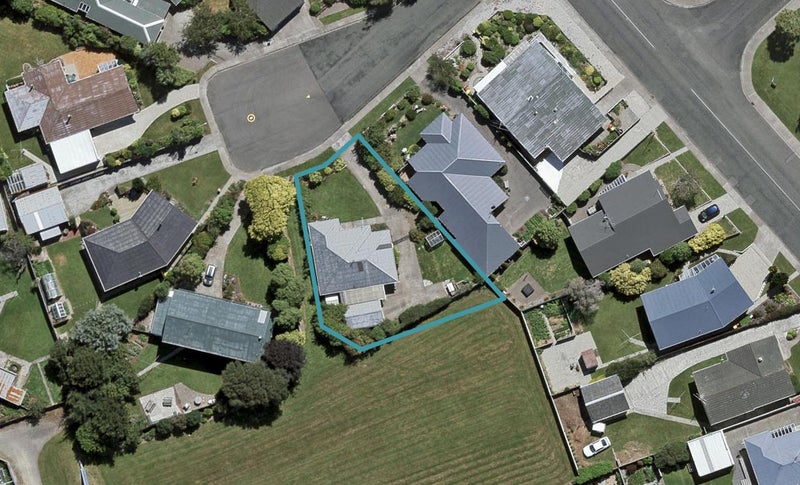 98 Carnarvon Court, Glengarry, Invercargill - Carousel 1