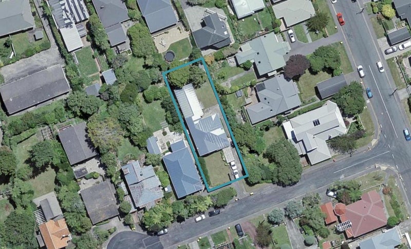8 Dasent Street, Karori, Wellington - Carousel 1