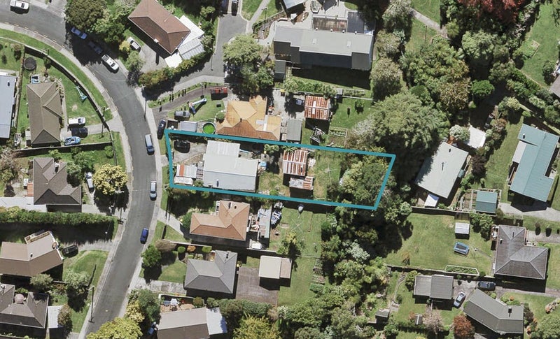 45 Longburn Road, Henderson, Auckland - Carousel 1