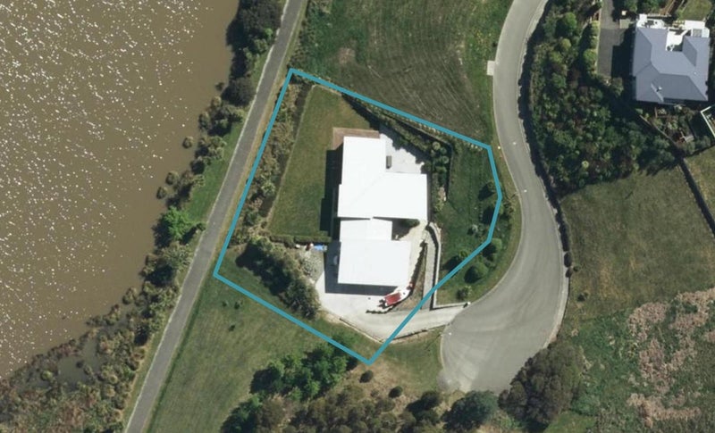 22 Lake View Place, Blenheim - Carousel 1