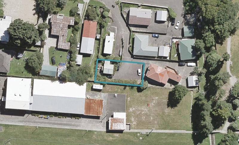 10A Young Grove, Stokes Valley, Lower Hutt - Carousel 1
