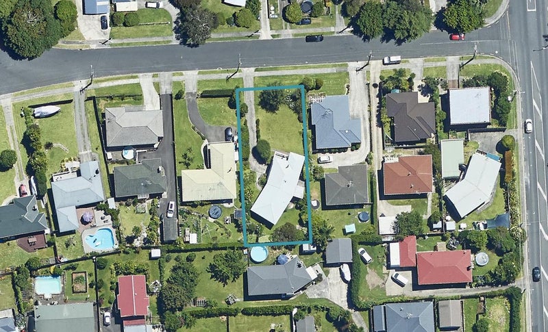 10 Lynwood Place, Brookfield, Tauranga - Carousel 1