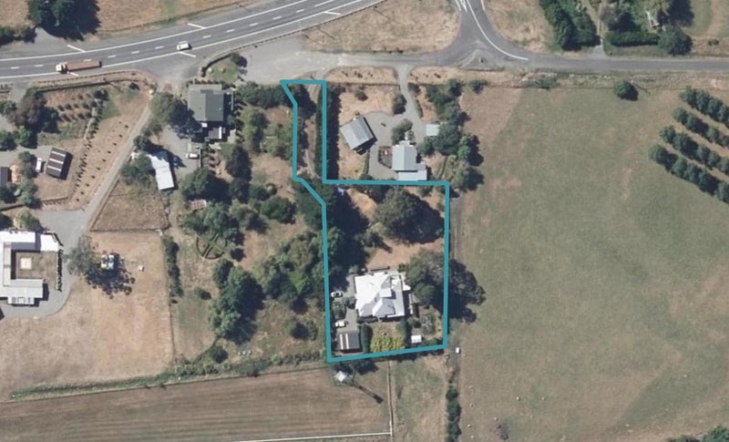 1516 State Highway 2, Featherston - Carousel 1