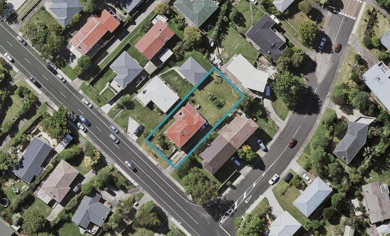 66 Sycamore Drive, Sunnynook, Auckland - Carousel 1