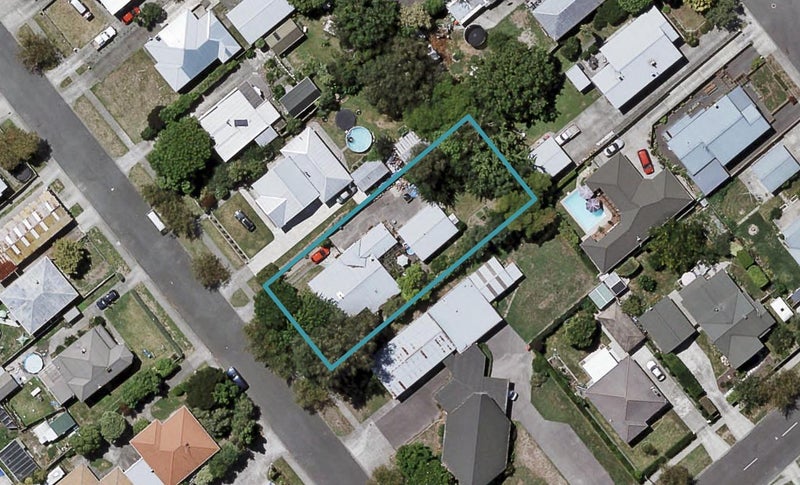 910 Queen Street East, Parkvale, Hastings - Carousel 1