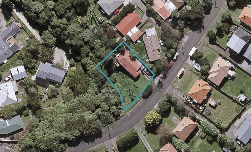 104 Glenpark Avenue, Frankleigh Park, New Plymouth - Carousel 1