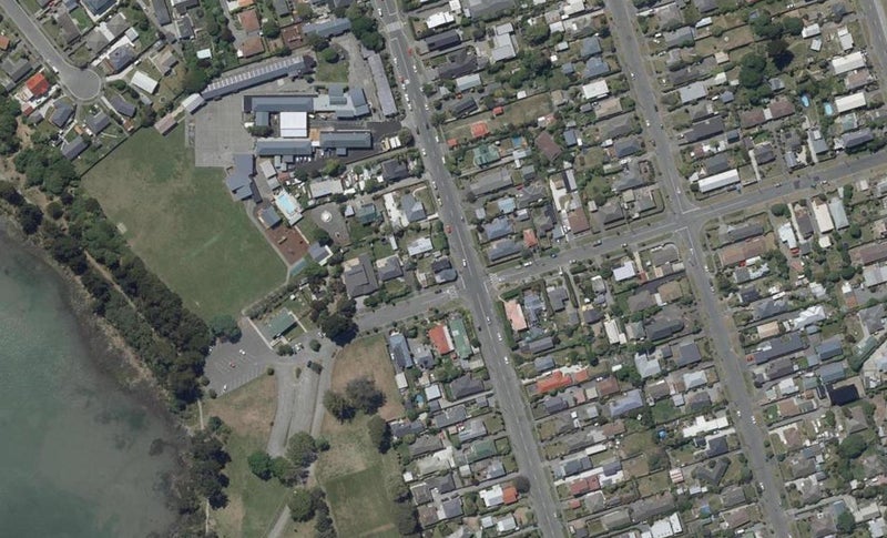 184 Estuary Road, South New Brighton, Christchurch - Carousel 1