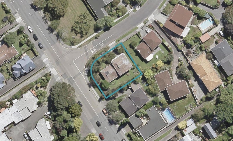 1 Dowling Grove, Silverstream, Upper Hutt - Carousel 1