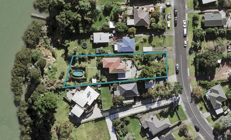 36 Abbotleigh Avenue, Te Atatu Peninsula, Auckland - Carousel 1