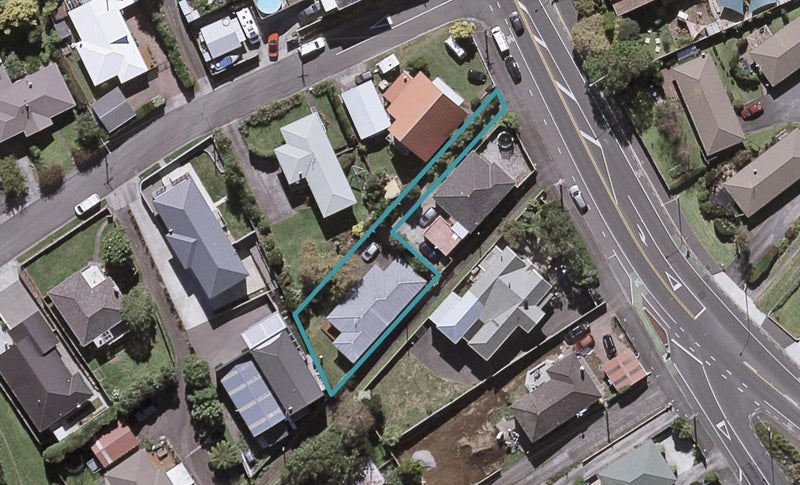 96A Mangorei Road, Strandon, New Plymouth - Carousel 1