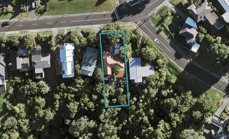 12 James Tyler Crescent, Lynfield, Auckland - Carousel 1