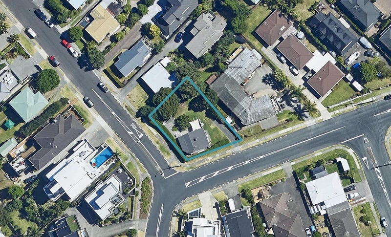 163 Oceanview Road, Mount Maunganui, Mount Maunganui - Carousel 1