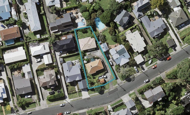 1/58 Norwood Road, Bayswater, Auckland - Carousel 1