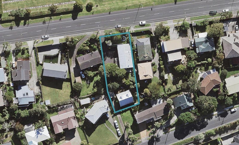 2/223 Eskdale Road, Birkenhead, Auckland - Carousel 1