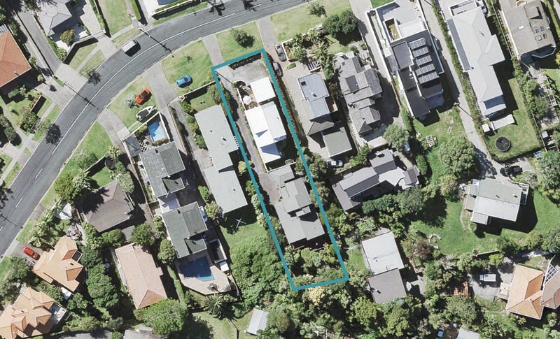 2/30 Kowhai Road, Campbells Bay, Auckland - Carousel 1