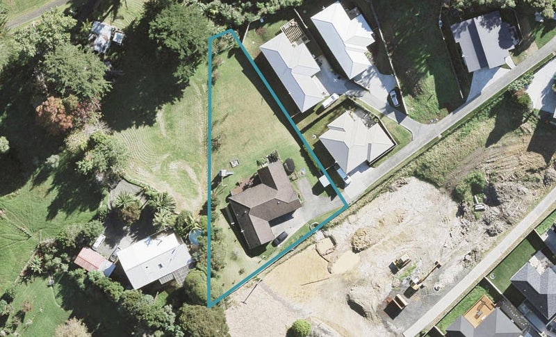2/14B Moffat Road, Red Beach, Whangaparāoa - Carousel 1