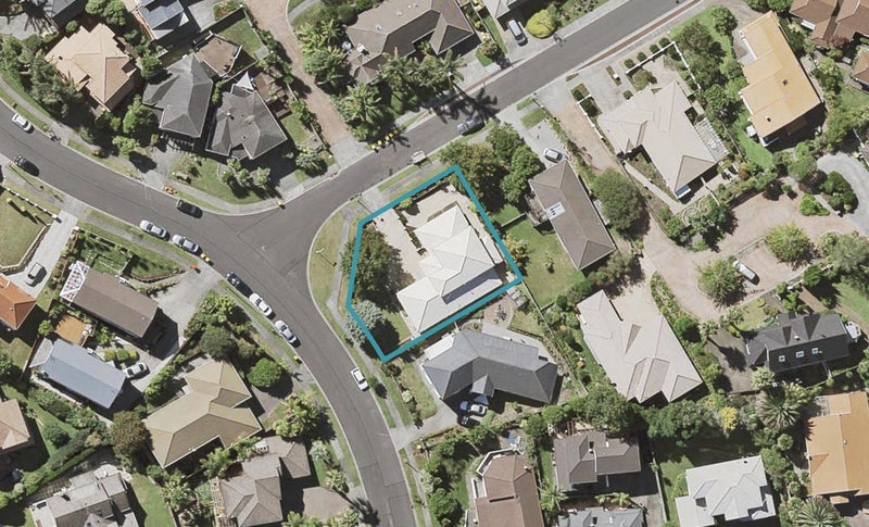 1 Manu Place, Pinehill, Auckland - Carousel 1