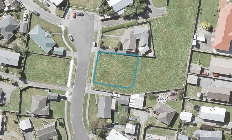 14 Grimsby Grove, Wainuiomata, Lower Hutt - Carousel 1